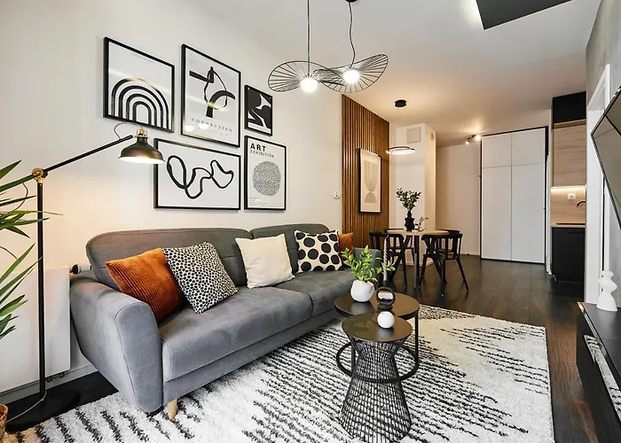 Main Station Art Apartment